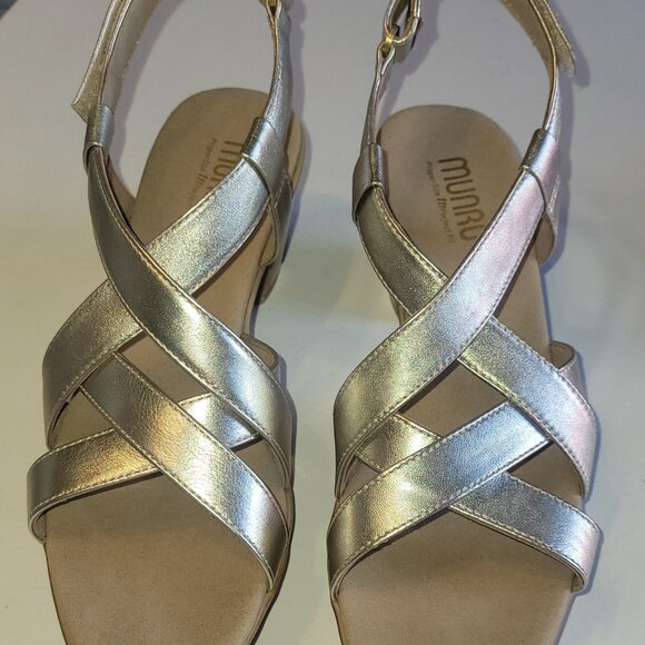 Munro Maddox Platform Wedge - Picture 7 of 11